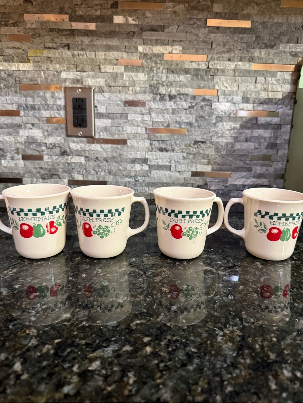 Vintage Corelle 4 piece Farm Fresh Apple Coffee Mugs